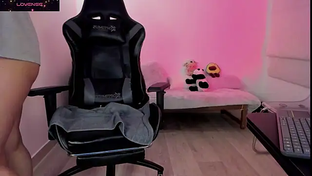 Biancastrongg online show from 11/12/25, 03:51