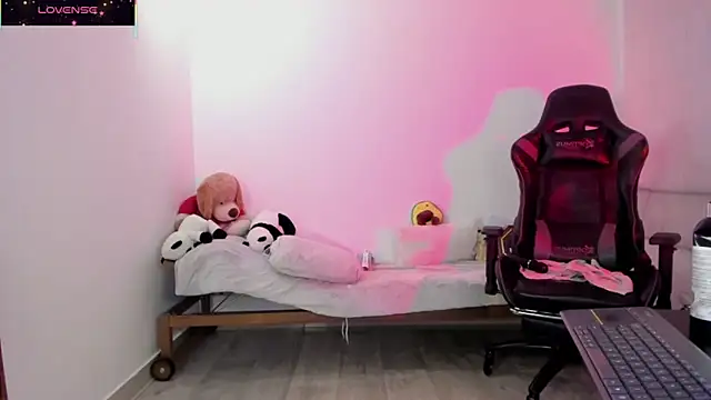 Biancastrongg online show from 11/29/25, 03:09