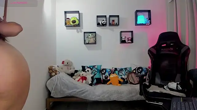 Biancastrongg online show from 06/17/26, 02:36