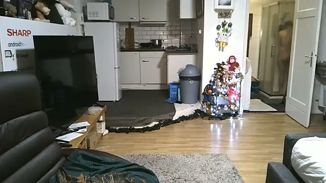 mihaimichael online show from 12/15/25, 01:10