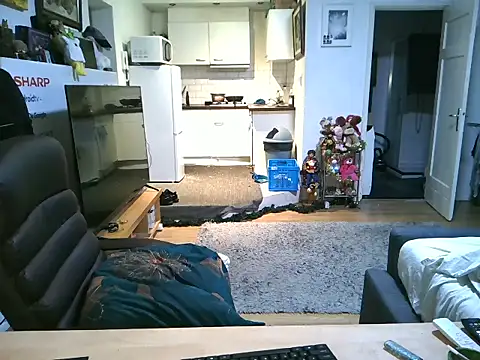 Snapshot of mihaimichael chatting on 01/07/26, 07:38 mihaimichael online show from 01/07/26, 07:38