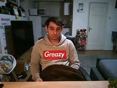 Snapshot of mihaimichael chatting on 01/12/26, 02:17 mihaimichael online show from 01/12/26, 02:17