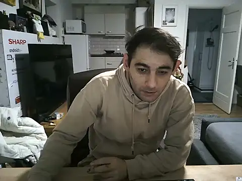 Snapshot of mihaimichael chatting on 01/13/26, 03:50 mihaimichael online show from 01/13/26, 03:50