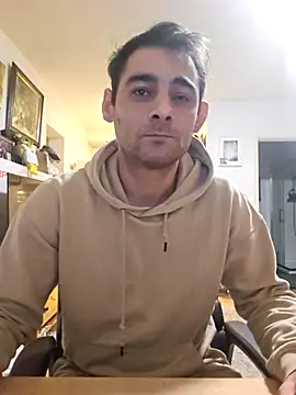 Snapshot of mihaimichael chatting on 01/14/26, 03:56 mihaimichael online show from 01/14/26, 03:56