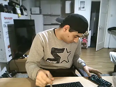 Snapshot of mihaimichael chatting on 01/18/26, 05:17 mihaimichael online show from 01/18/26, 05:17