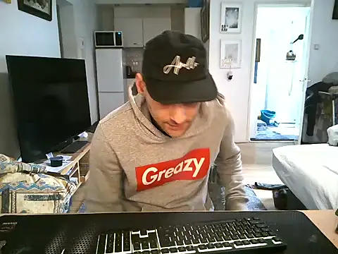 Snapshot of mihaimichael chatting on 03/24/26, 02:55 mihaimichael online show from 03/24/26, 02:55