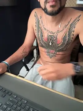 Snapshot of han_der88 chatting on 11/11/25, 05:35 han der88 online show from 11/11/25, 05:35