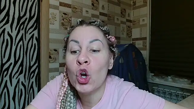 TherestlessKitty online show from 05/03/26, 10:16