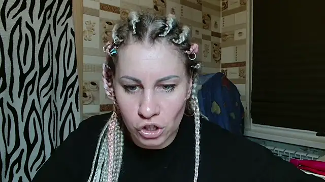 TherestlessKitty online show from 05/04/26, 10:39