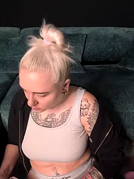 nora the strange online show from 05/11/26, 08:09