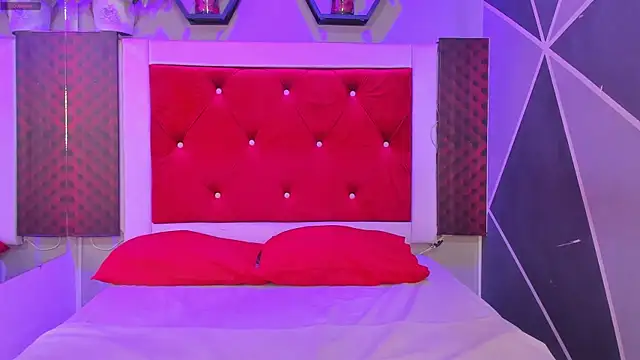 Karoll014 online show from 09/24/25, 01:47