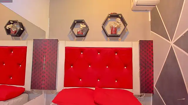 Karoll014 online show from 11/17/25, 12:11