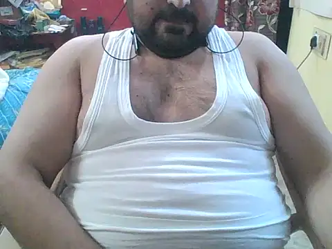 Snapshot of ARYANAVAILABLE chatting on 01/06/26, 10:30 ARYANAVAILABLE online show from 01/06/26, 10:30