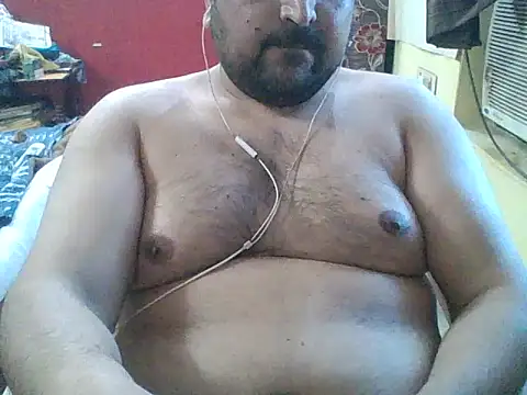 Snapshot of ARYANAVAILABLE chatting on 03/13/26, 11:06 ARYANAVAILABLE online show from 03/13/26, 11:06