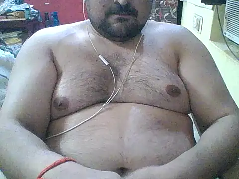ARYANAVAILABLE online show from 05/14/26, 09:54
