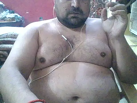 Snapshot of ARYANAVAILABLE chatting on 07/12/26, 09:17 ARYANAVAILABLE online show from 07/12/26, 09:17