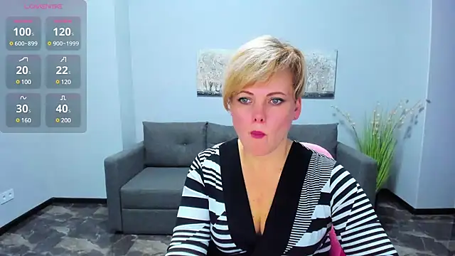 Julia Wilsone online show from 01/26/25, 12:43