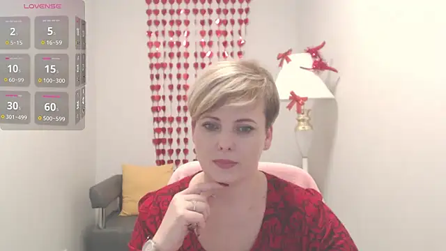 Julia Wilsone online show from 02/10/25, 01:11