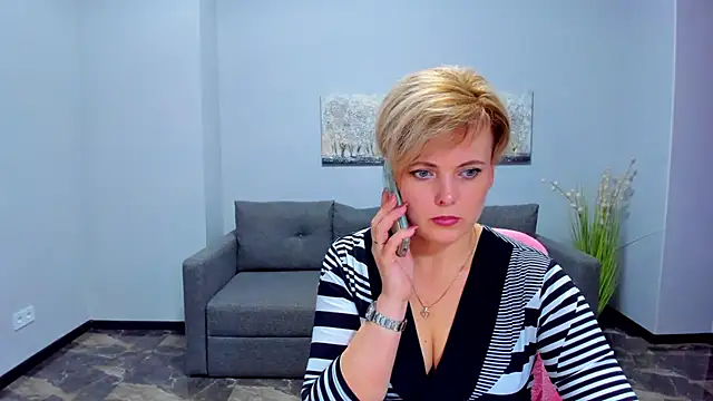 Julia Wilsone online show from 03/13/25, 10:26