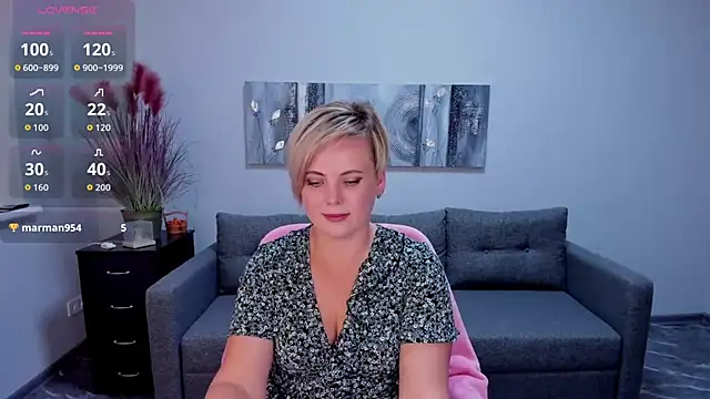 Julia Wilsone online show from 10/21/25, 12:28