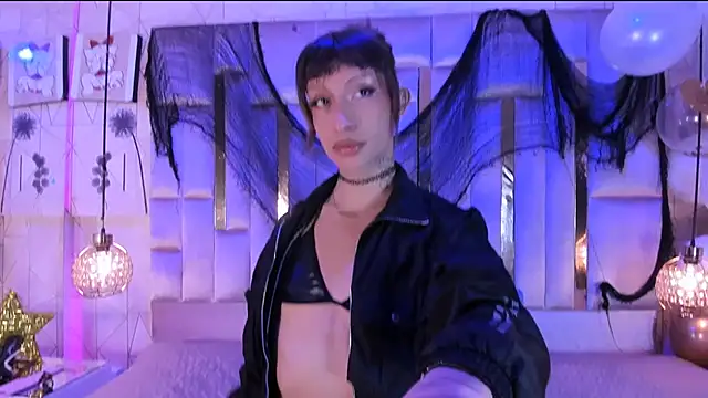 MadisonWood01 online show from 12/01/25, 07:35