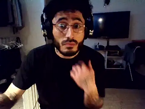 Snapshot of tengocanicas chatting on 02/14/25, 10:07 tengocanicas online show from 02/14/25, 10:07