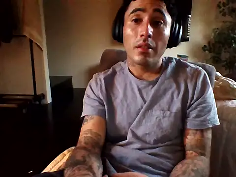 Snapshot of tengocanicas chatting on 10/17/25, 12:47 tengocanicas online show from 10/17/25, 12:47