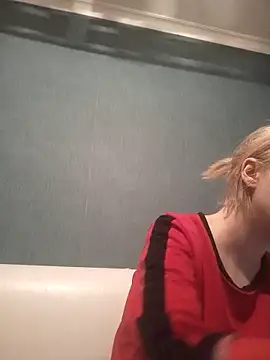 Snapshot of Gussie_Bridie chatting on 01/04/25, 03:28 Gussie Bridie online show from 01/04/25, 03:28