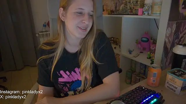 Snapshot of Pinkyladyxxx chatting on 11/04/25, 05:45 Pinkyladyxxx online show from 11/04/25, 05:45