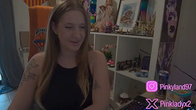Snapshot of Pinkyladyxxx chatting on 04/22/26, 05:47 Pinkyladyxxx online show from 04/22/26, 05:47