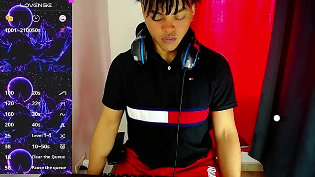 Snapshot of Ares_ttoter chatting on 12/18/24, 03:11 Ares ttoter online show from 12/18/24, 03:11