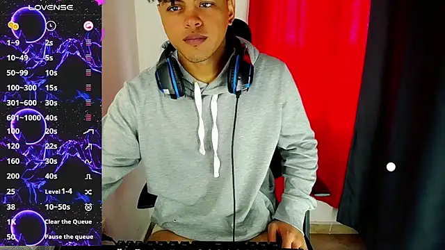 Snapshot of Ares_ttoter chatting on 12/20/24, 02:05 Ares ttoter online show from 12/20/24, 02:05