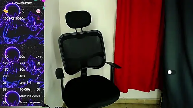 Snapshot of Ares_ttoter chatting on 12/21/24, 11:01 Ares ttoter online show from 12/21/24, 11:01