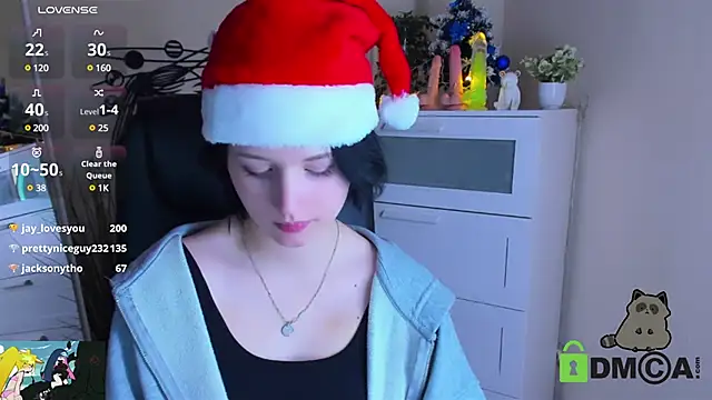 Snapshot of Alina_Mills chatting on 12/17/24, 01:49 Alina Mills online show from 12/17/24, 01:49