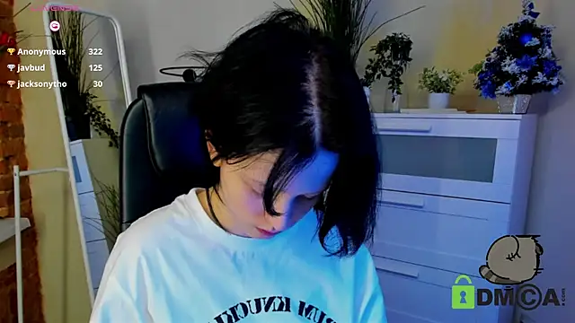 Snapshot of Alina_Mills chatting on 01/12/25, 02:09 Alina Mills online show from 01/12/25, 02:09