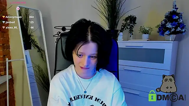 Snapshot of Alina_Mills chatting on 01/12/25, 05:11 Alina Mills online show from 01/12/25, 05:11