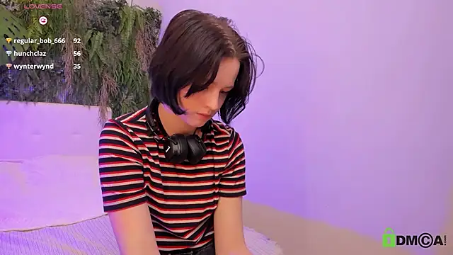 Snapshot of Alina_Mills chatting on 02/26/25, 02:36 Alina Mills online show from 02/26/25, 02:36