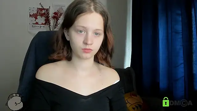 Snapshot of Alina_Mills chatting on 09/13/25, 08:47 Alina Mills online show from 09/13/25, 08:47