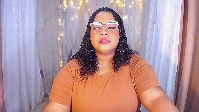 Snapshot of Ana_off_alana chatting on 01/29/25, 12:12 Ana off alana online show from 01/29/25, 12:12