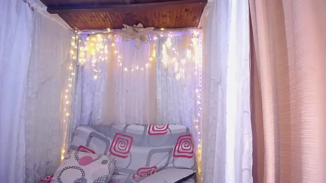 Snapshot of Ana_off_alana chatting on 02/14/25, 02:28 Ana off alana online show from 02/14/25, 02:28