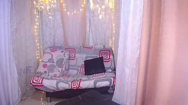 Snapshot of Ana_off_alana chatting on 02/15/25, 06:12 Ana off alana online show from 02/15/25, 06:12