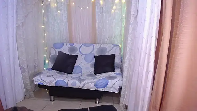 Snapshot of Ana_off_alana chatting on 03/22/25, 12:17 Ana off alana online show from 03/22/25, 12:17