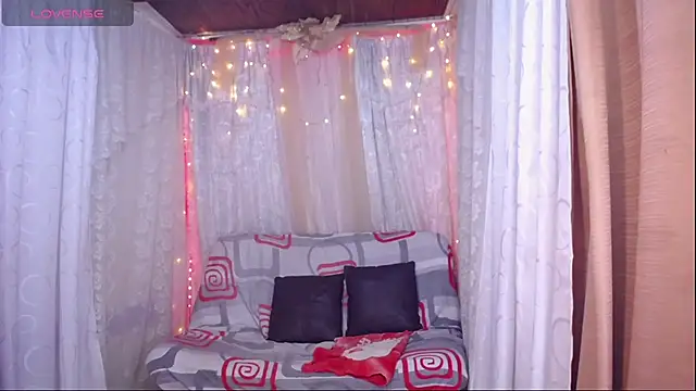 Snapshot of Ana_off_alana chatting on 10/13/25, 11:27 Ana off alana online show from 10/13/25, 11:27