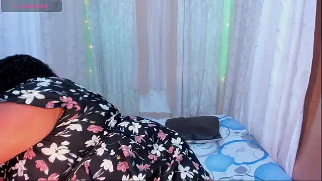 Snapshot of Ana_off_alana chatting on 10/23/25, 12:21 Ana off alana online show from 10/23/25, 12:21