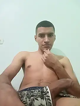 Rogersmit2 online show from 12/21/24, 05:29