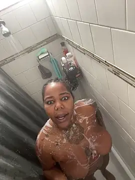 Snapshot of Goddess_Nafeesha chatting on 12/17/25, 08:04 Goddess Nafeesha online show from 12/17/25, 08:04