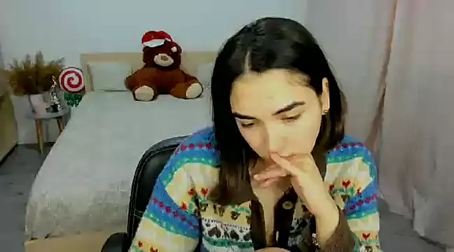 Snapshot of Alexa_Dolly12 chatting on 12/18/24, 09:14 Alexa Dolly12 online show from 12/18/24, 09:14