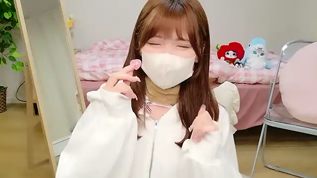 Sayuringo  online show from 06/30/26, 01:23