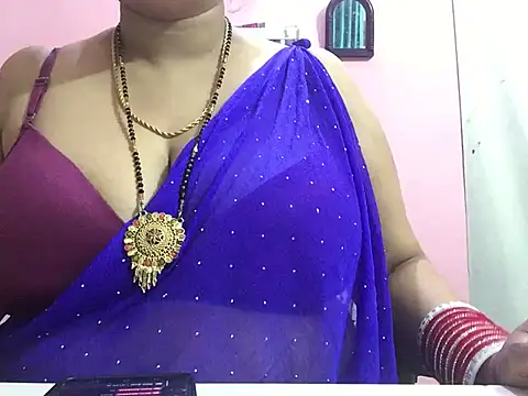 Snapshot of Desi_bhabhiii chatting on 12/24/24, 05:27 Desi bhabhiii online show from 12/24/24, 05:27