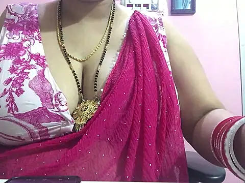 Snapshot of Desi_bhabhiii chatting on 01/15/25, 06:01 Desi bhabhiii online show from 01/15/25, 06:01